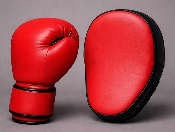 Custom made leather boxing gloves manufactured by handygear gloves