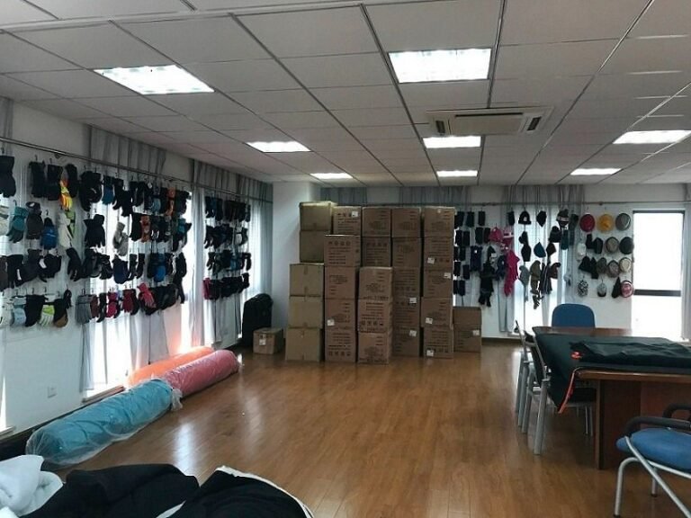 Display Section and packing
